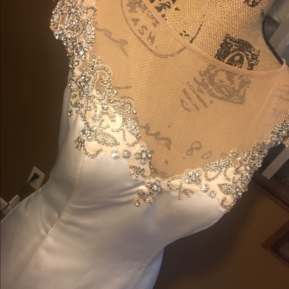 White Sherri hill - Picture 3 of 4